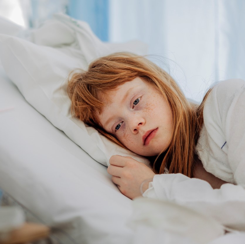 Ziekenhuisbed meisje vierkant-34d6f7d7-10e6-4b7f-8e95-2a3845437132.jpg