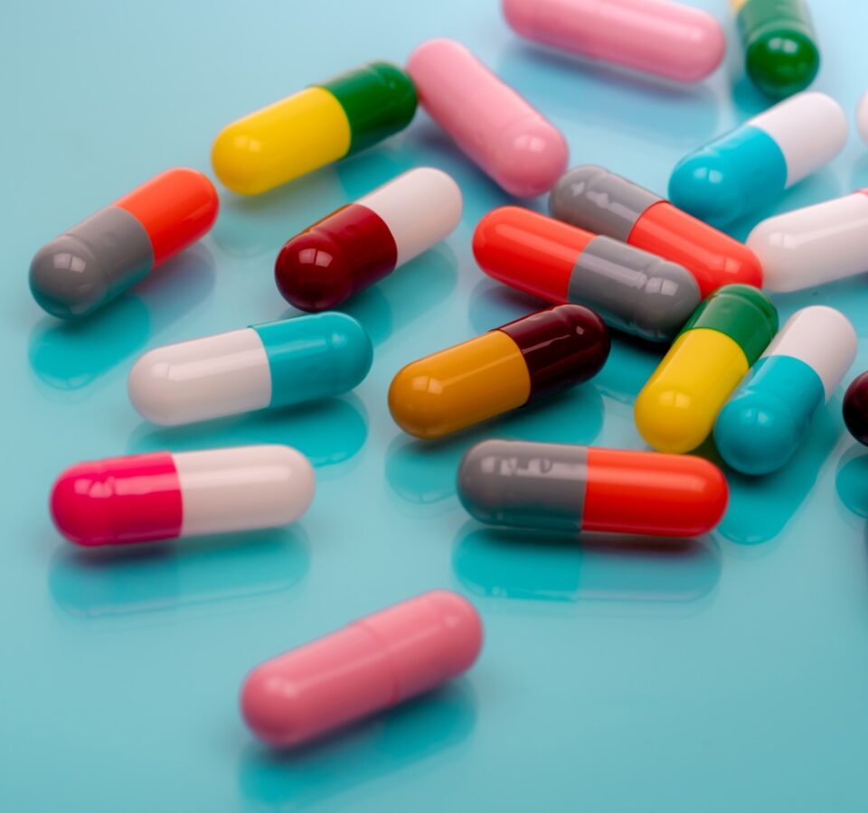 shutterstock_pillen antibiotica bewerkt-f4daffa8-d8c1-4235-9d99-d4a0e973bbf9.jpg